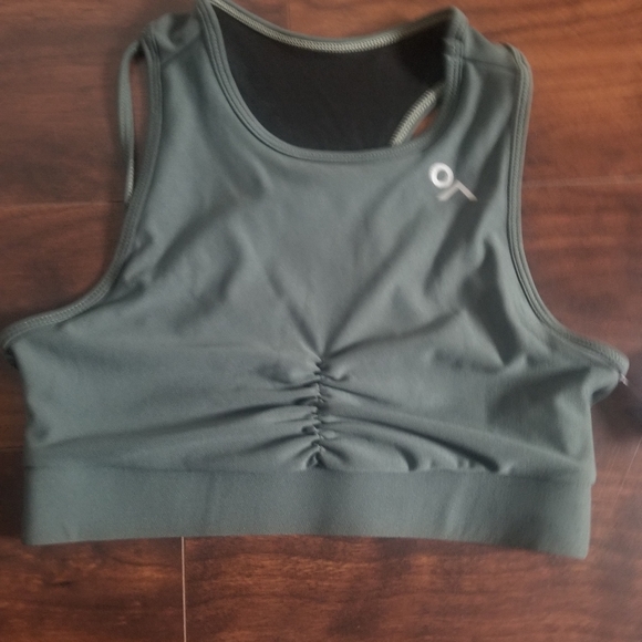 Top - Picture 5 of 6